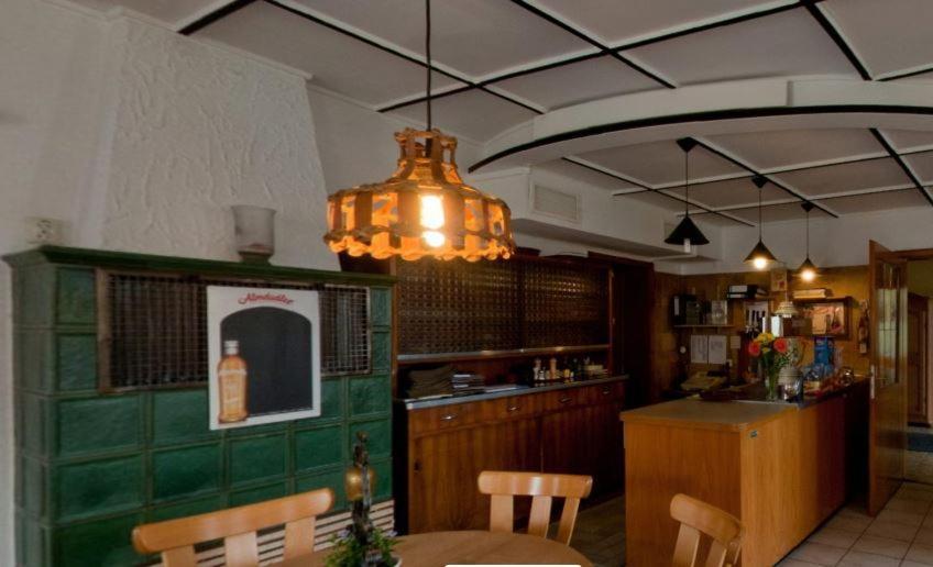 Bed and Breakfast KREUZ! Einfach. Günstig. Schlafen. Ulm Exterior foto