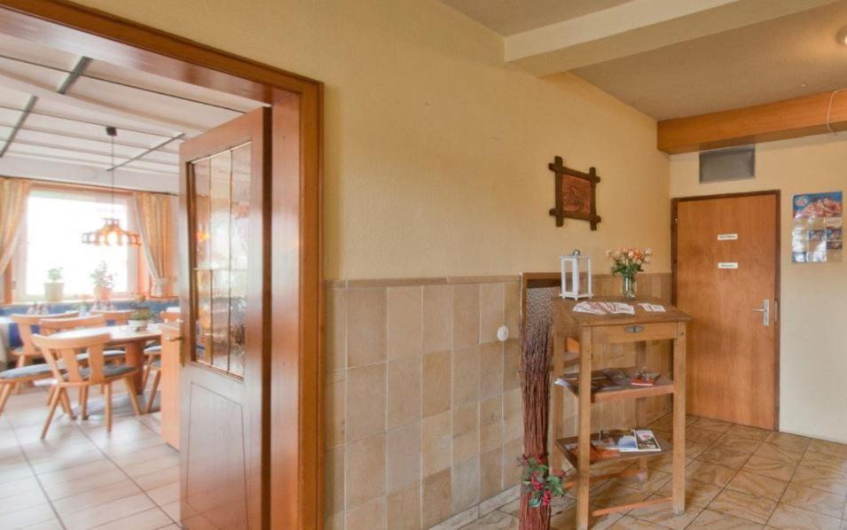 Bed and Breakfast KREUZ! Einfach. Günstig. Schlafen. Ulm Exterior foto